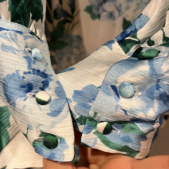 Line & Dot
Lisette Floral Long-Sleeve Maxi Dress - Picture 13 of 17